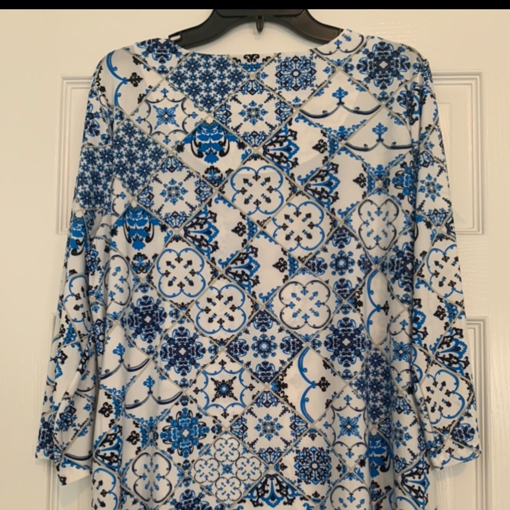 L New Directions Blue Black&White Pattern LS shirt